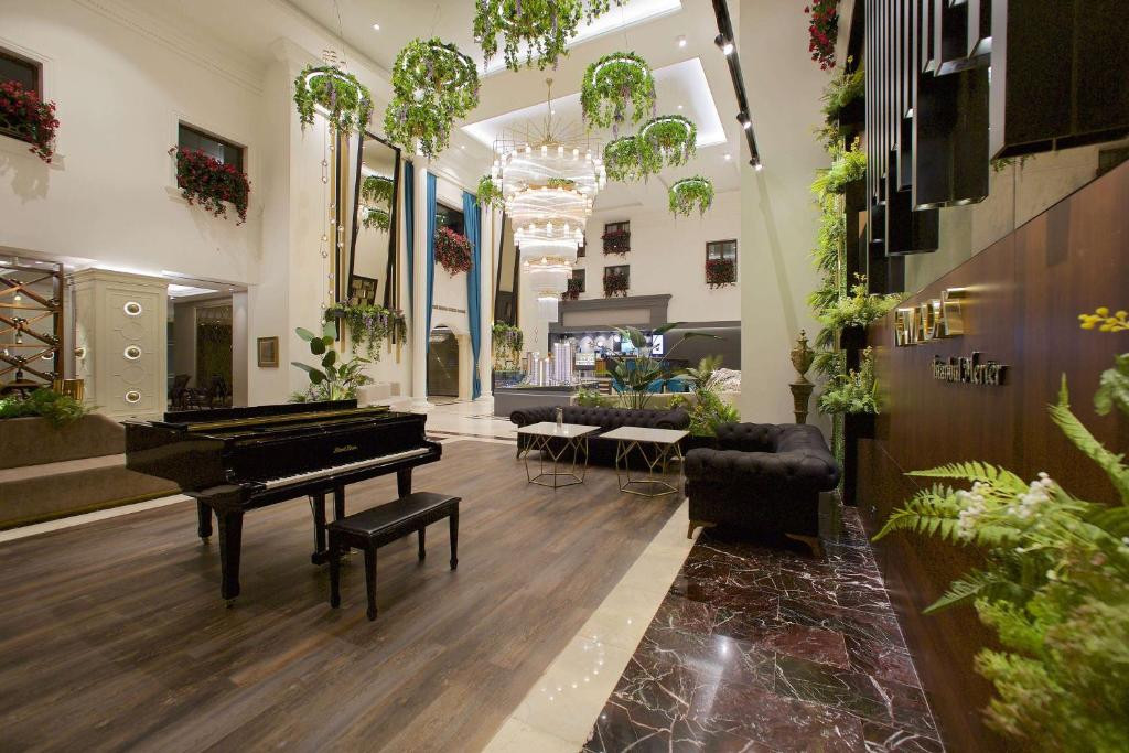 Ramada Hotel & Suites Merter 5*