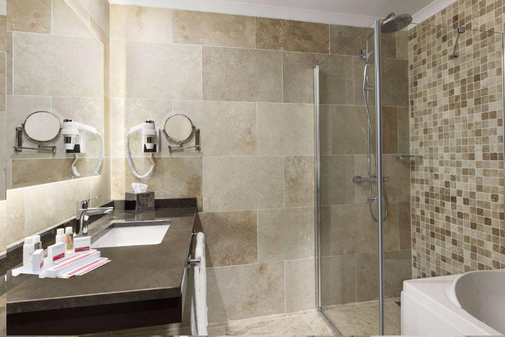 Ramada Hotel & Suites Merter 5*