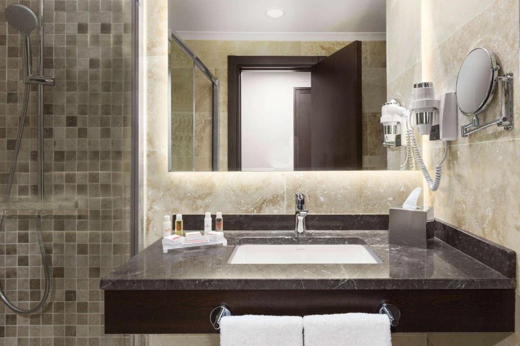 Ramada Hotel & Suites Merter 5*