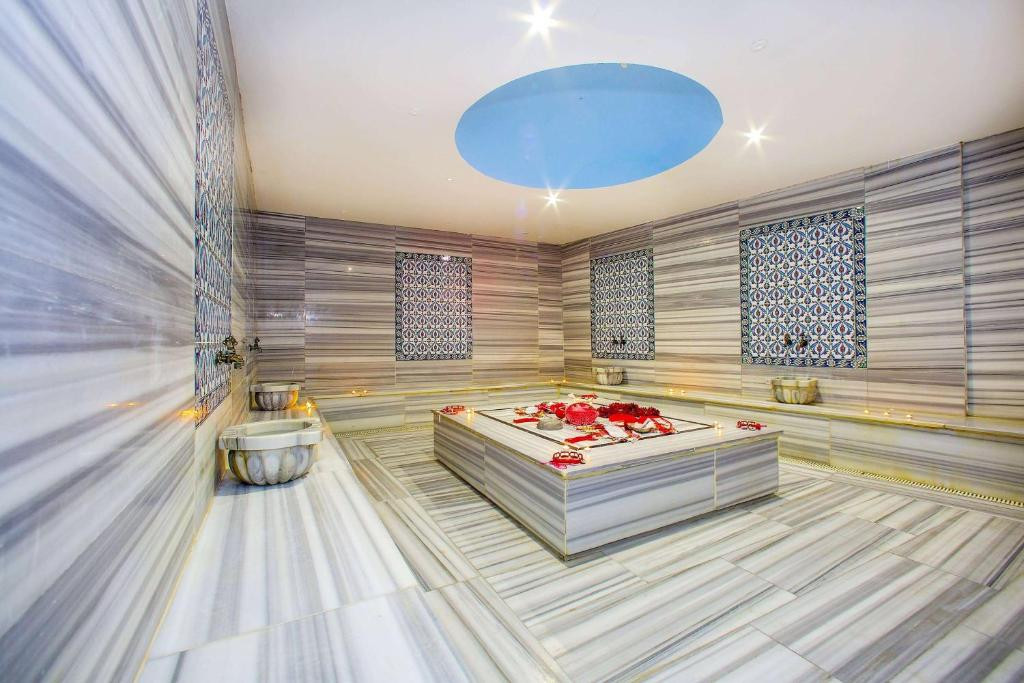 Ramada Hotel & Suites Merter 5*