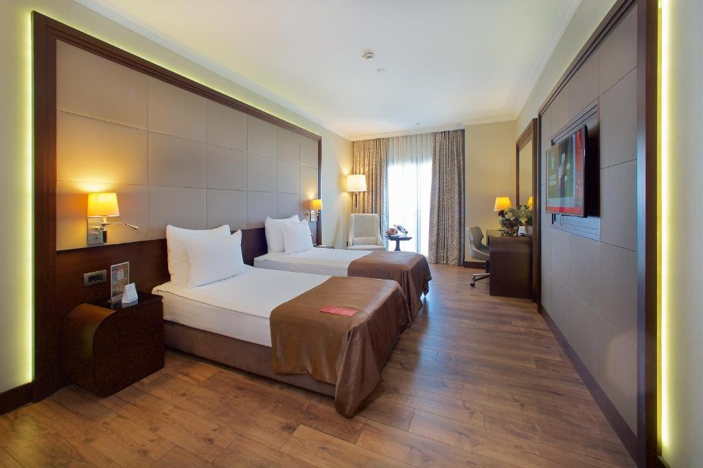 Ramada Hotel & Suites Merter 5*