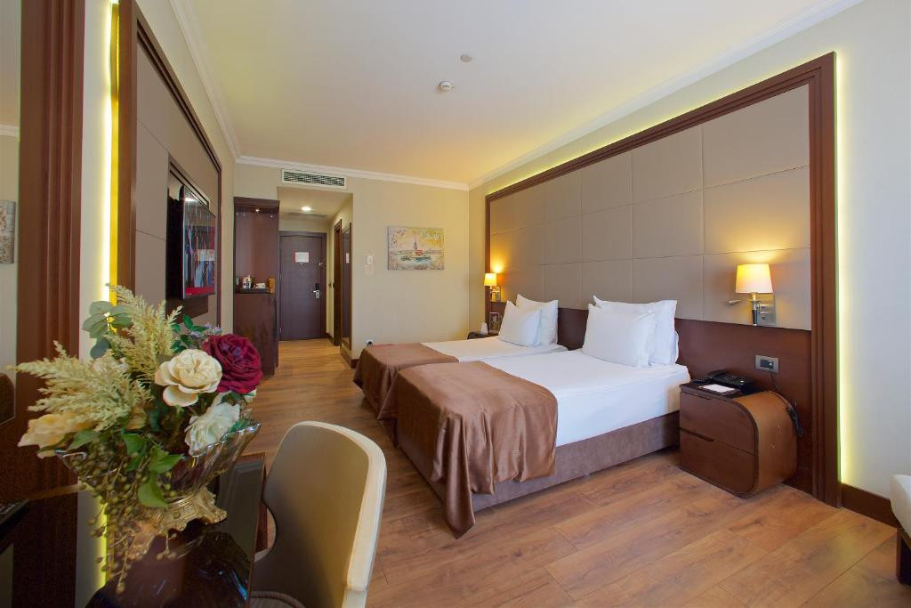 Ramada Hotel & Suites Merter 5*