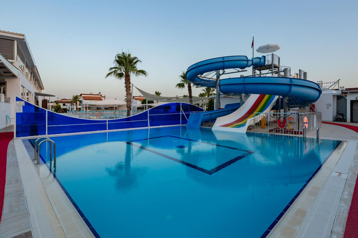 Larissa River Resort 5*