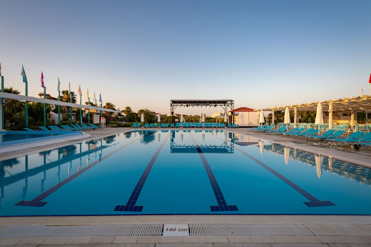 Larissa River Resort 5*