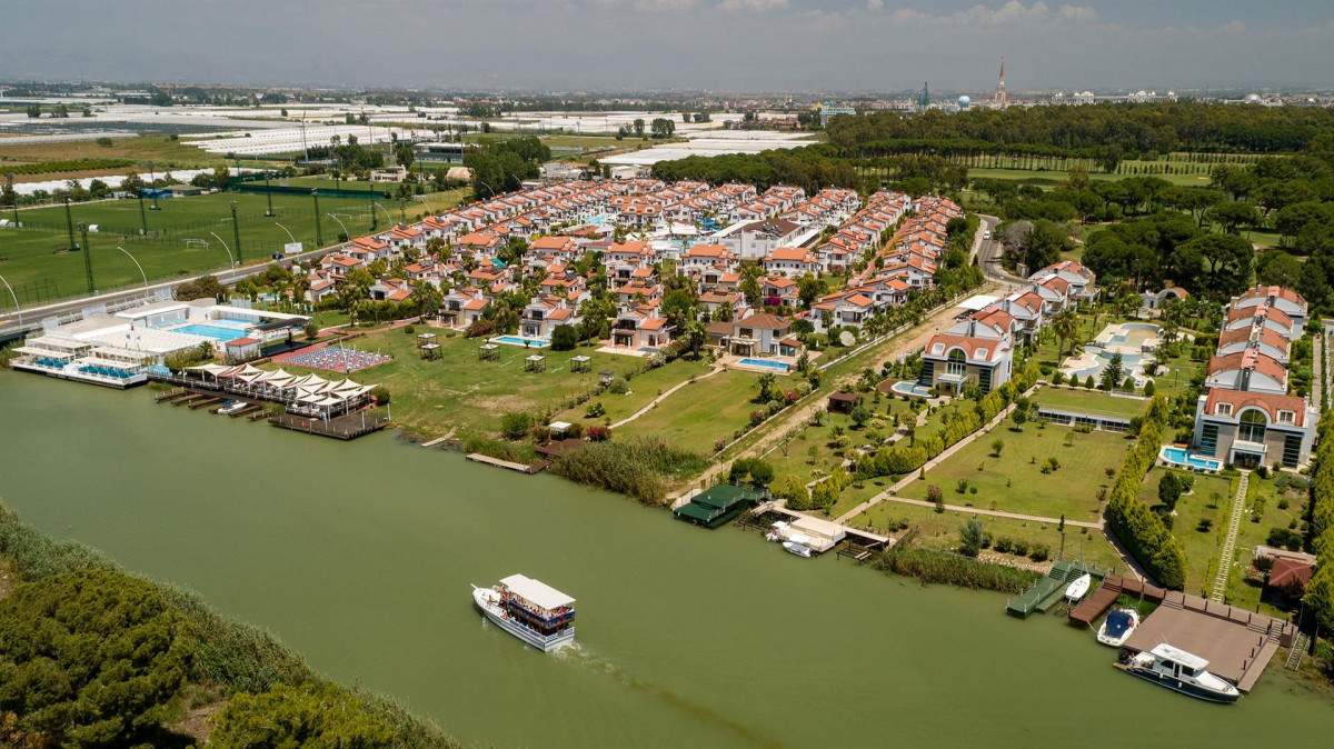 Larissa River Resort 5*