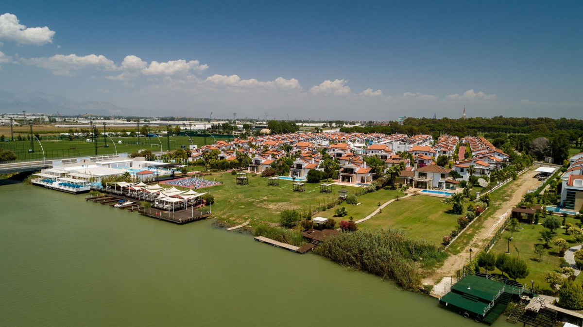 Larissa River Resort 5*