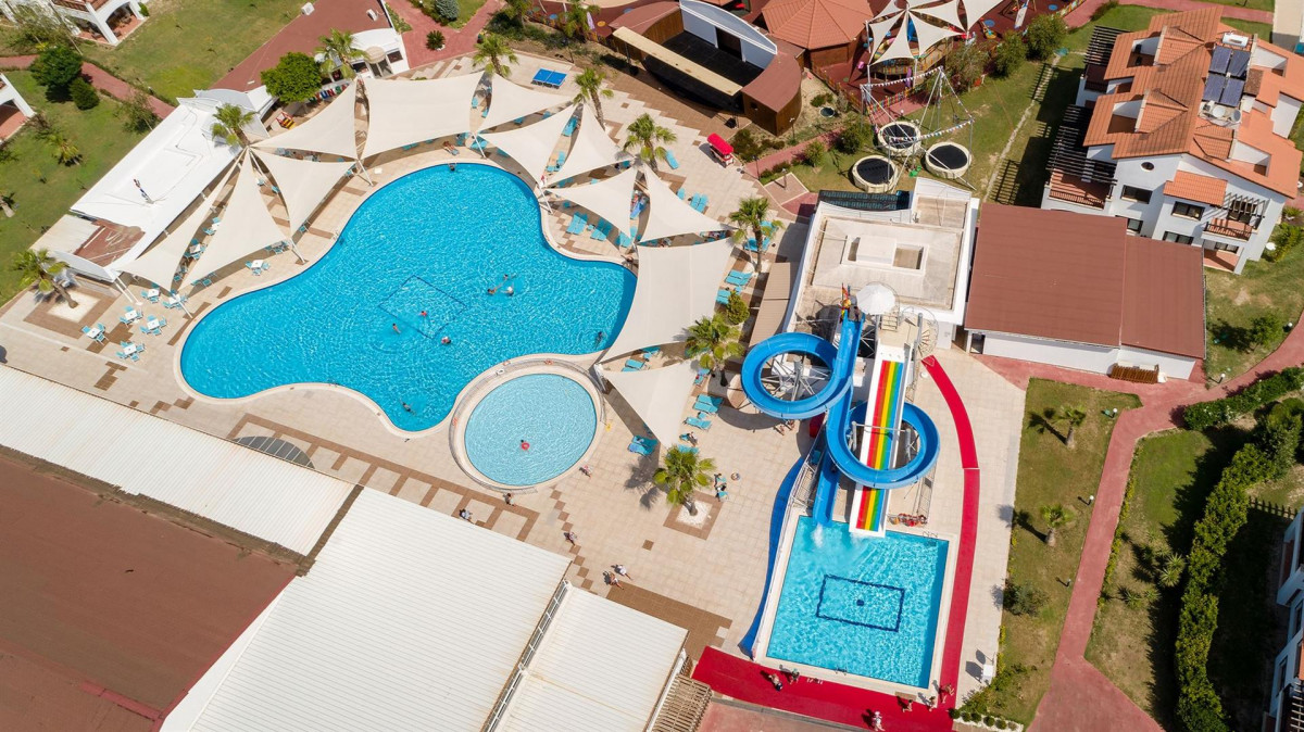 Larissa River Resort 5*