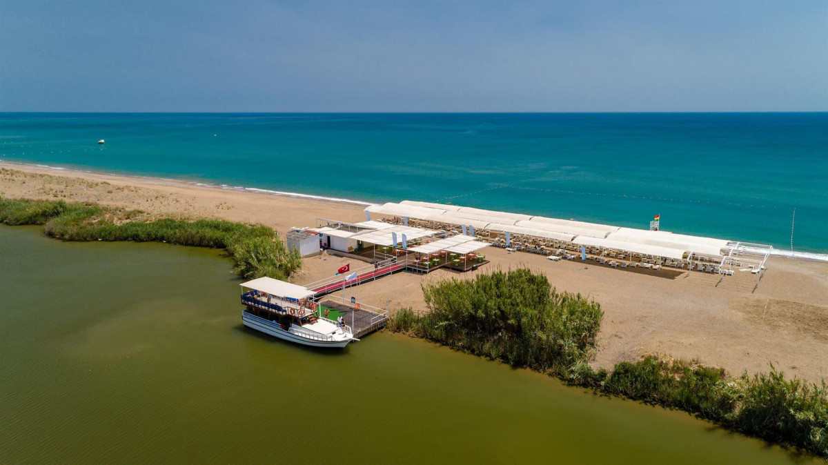 Larissa River Resort 5*