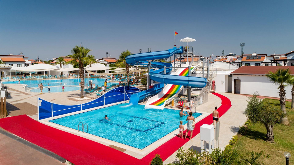 Larissa River Resort 5*