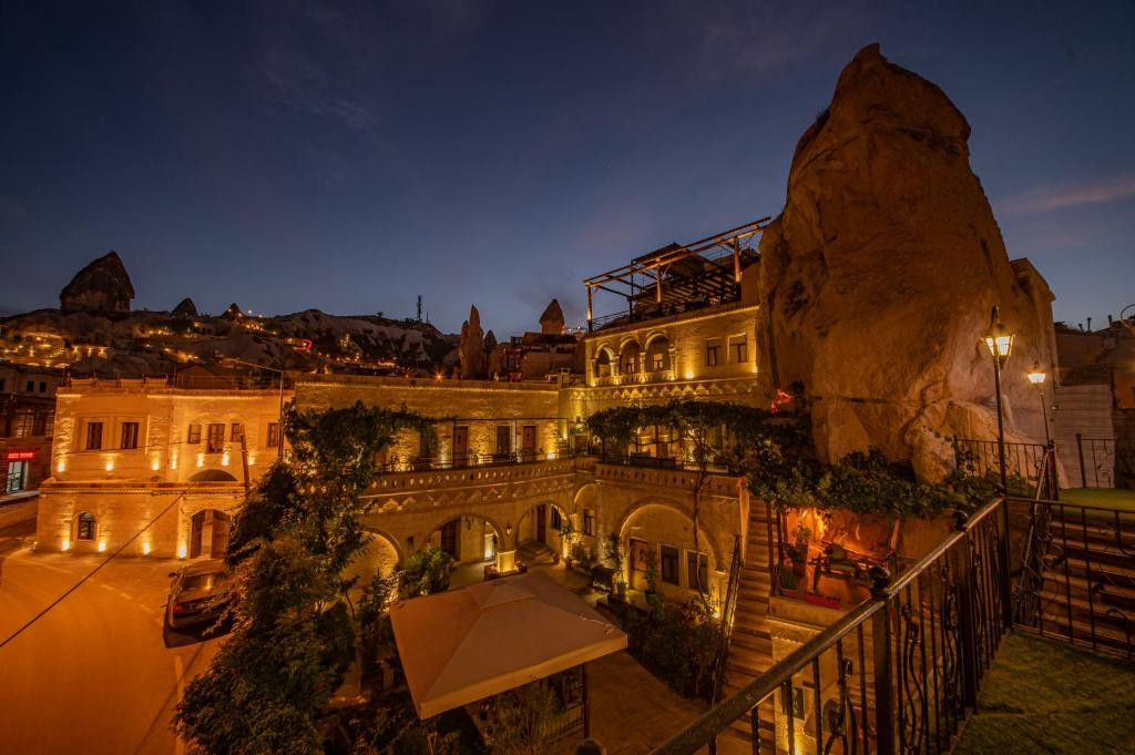 Roma Cave Suite 4*