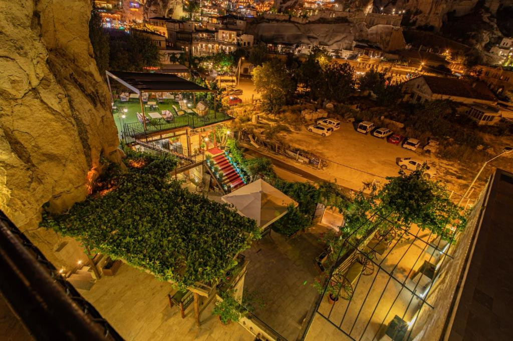 Roma Cave Suite 4*