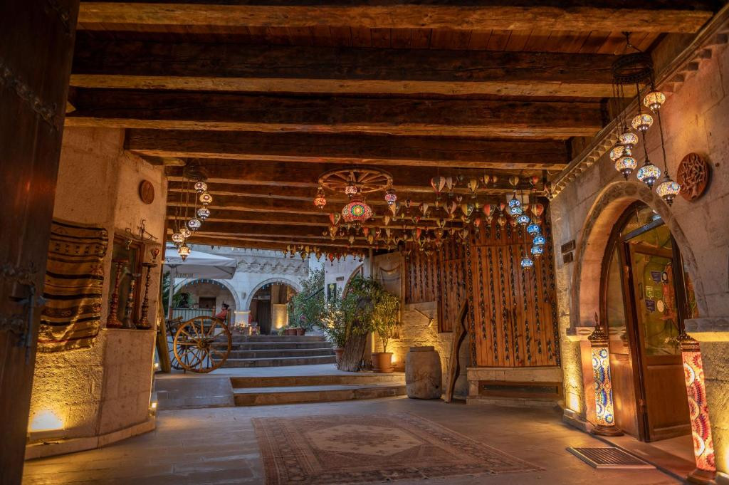Roma Cave Suite 4*
