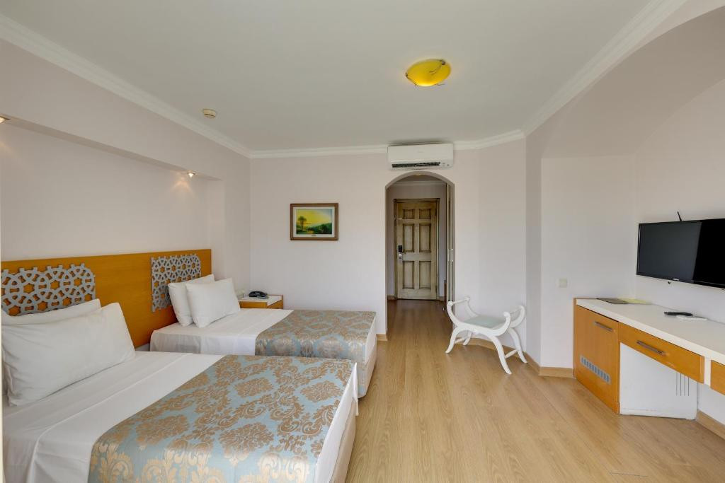 Royal Asarlik Beach & Spa 5*