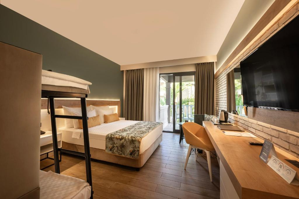 Sailors Beach Club 5*