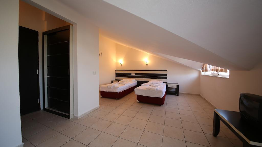 Eramax (Ex. Savrose Suite Hotel) 3*