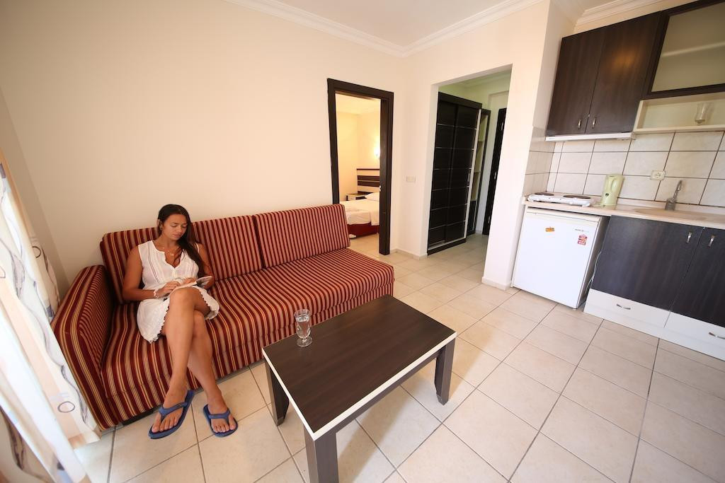 Eramax (Ex. Savrose Suite Hotel) 3*