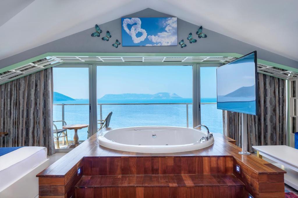 Sea View Hotel 3*