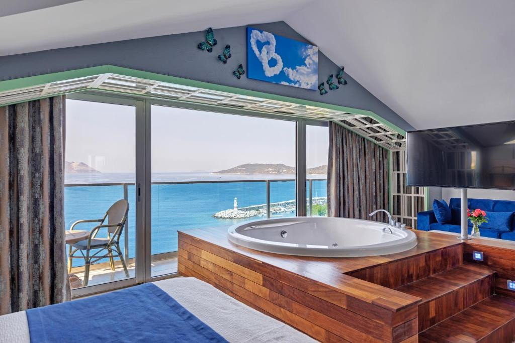 Sea View Hotel 3*
