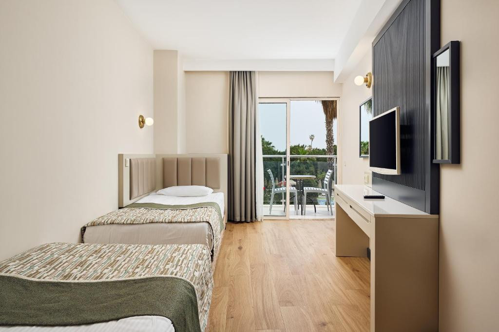 Seaden Sea World Resort & Spa 5*