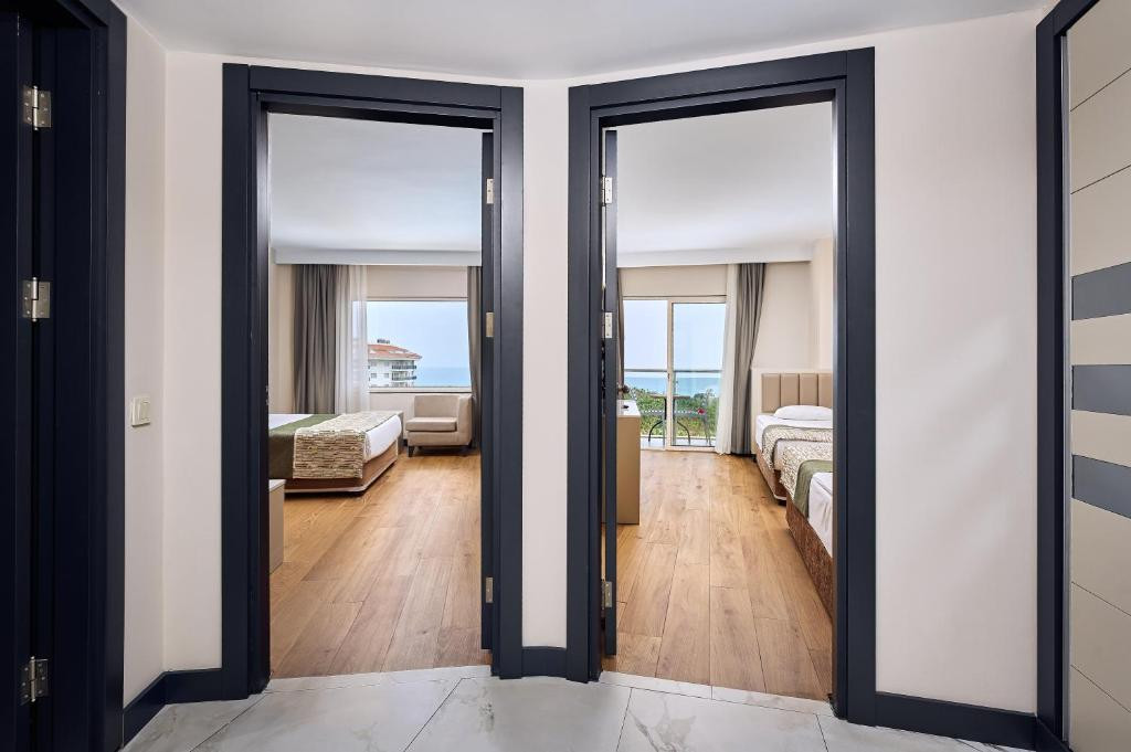 Seaden Sea World Resort & Spa 5*