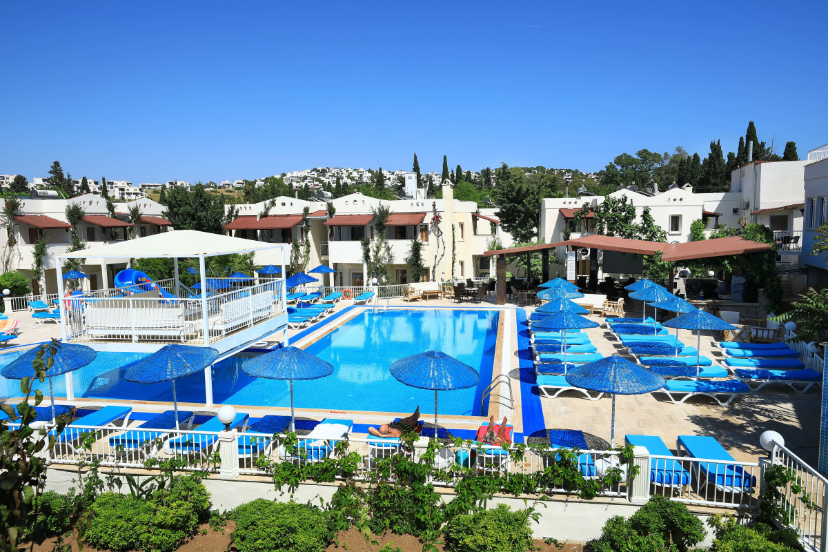Summer Garden Suites And Beach Hotel (Ex. Summer Garden Apart) 3*
