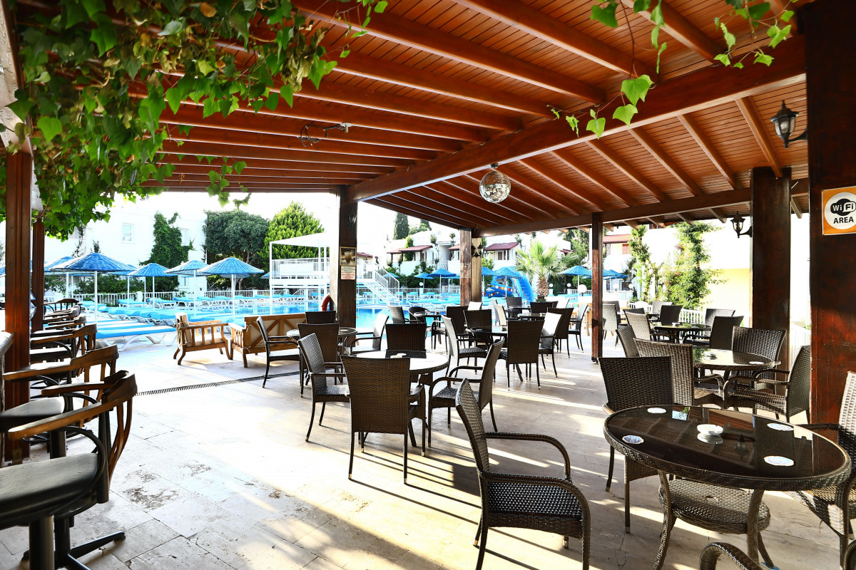 Summer Garden Suites And Beach Hotel (Ex. Summer Garden Apart) 3*