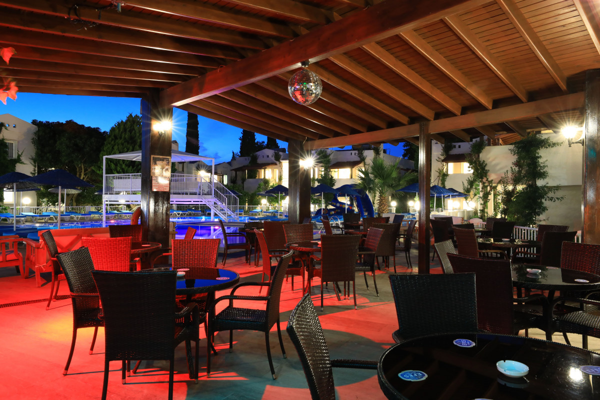 Summer Garden Suites And Beach Hotel (Ex. Summer Garden Apart) 3*