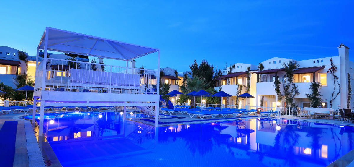 Summer Garden Suites And Beach Hotel (Ex. Summer Garden Apart) 3*