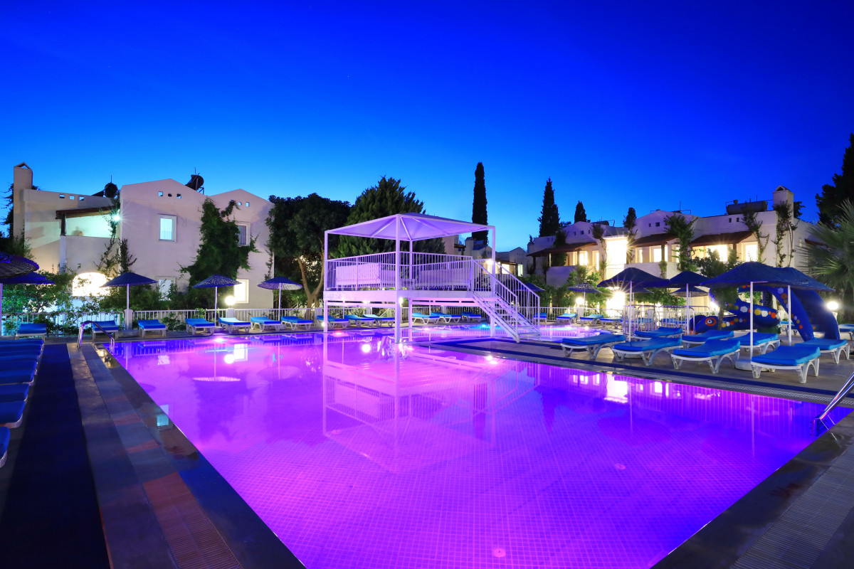 Summer Garden Suites And Beach Hotel (Ex. Summer Garden Apart) 3*