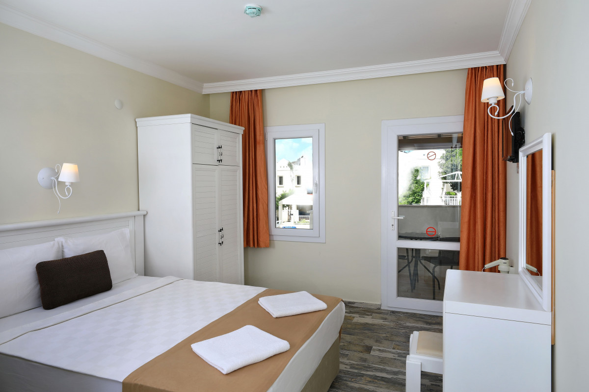 Summer Garden Suites And Beach Hotel (Ex. Summer Garden Apart) 3*