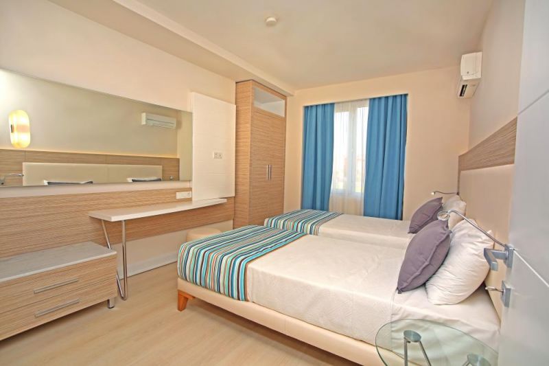 Vega Green Apart 3*
