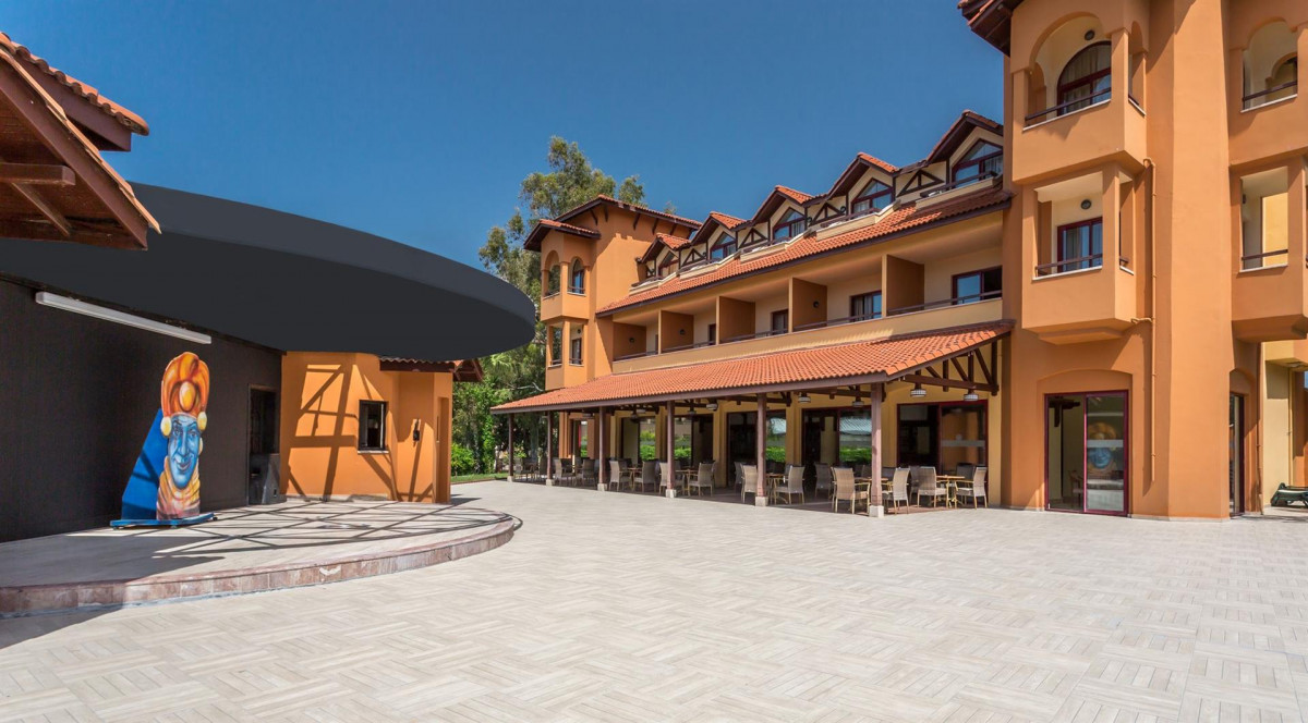 Villa Side 4*