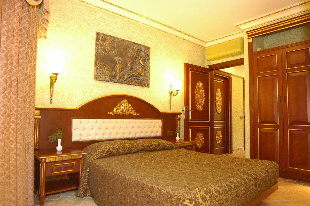 Yetkin 4*