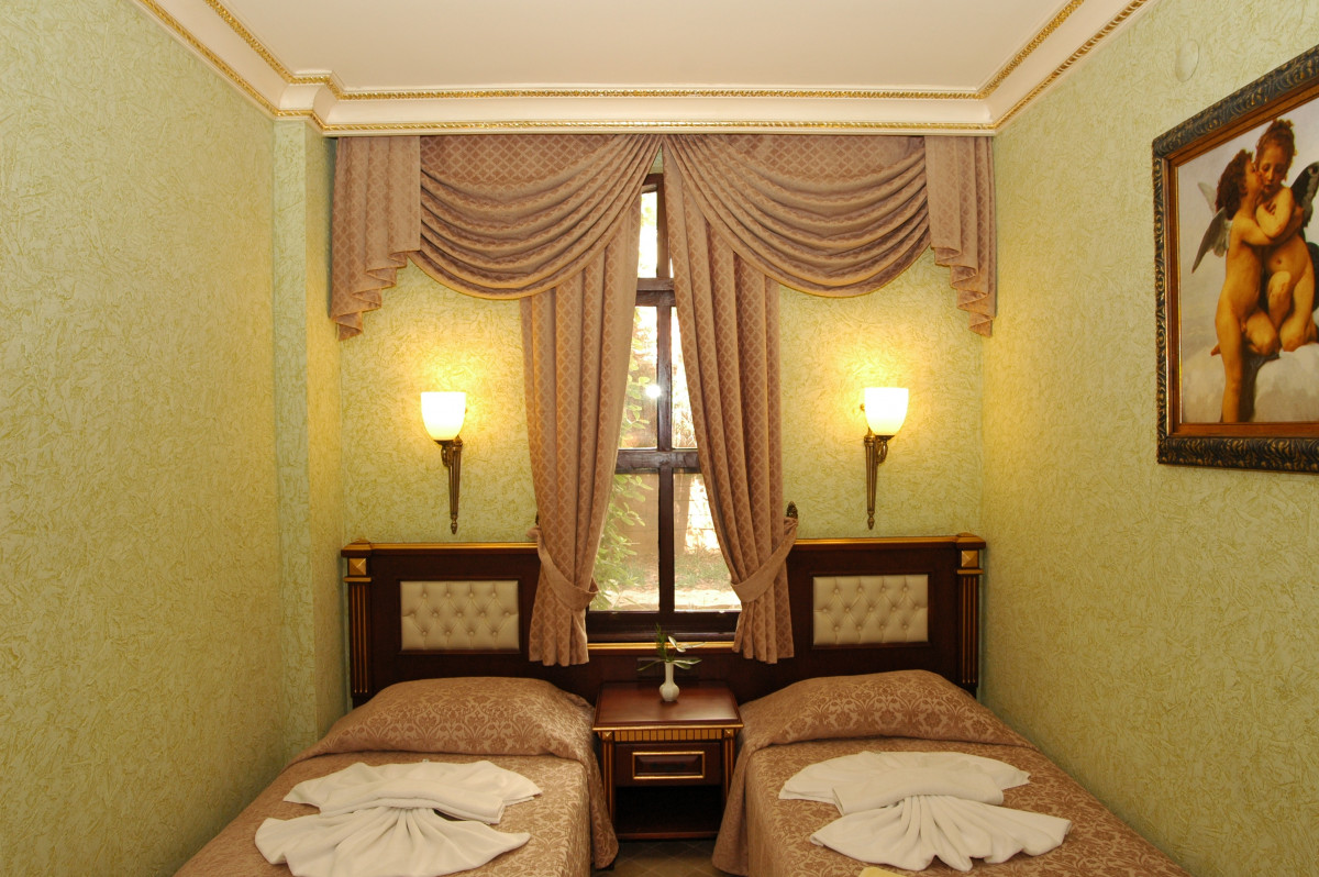 Yetkin 4*