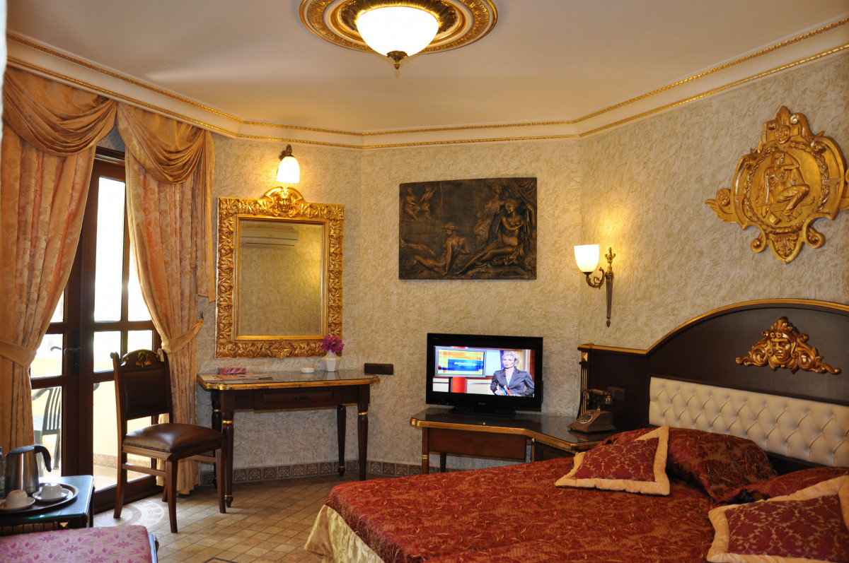 Yetkin 4*