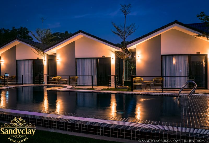 Sandy Clay Bungalows 3*
