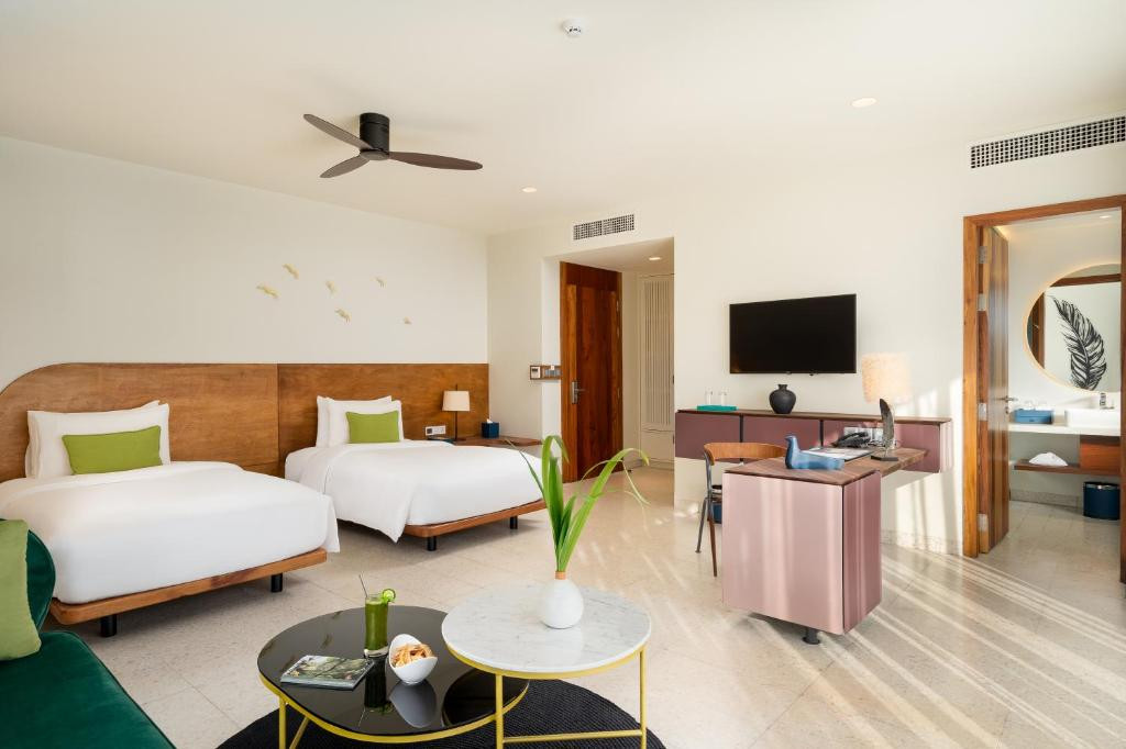 The Aviary Hotel 4*