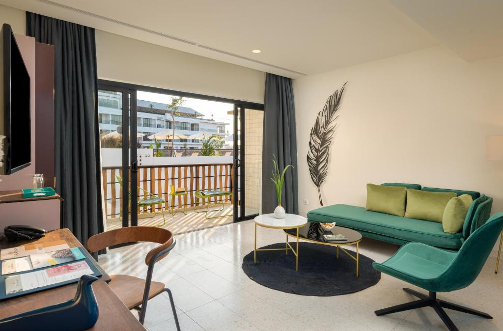 The Aviary Hotel 4*