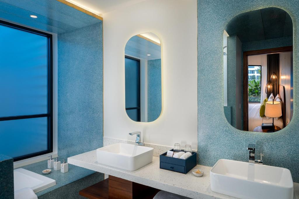 The Aviary Hotel 4*