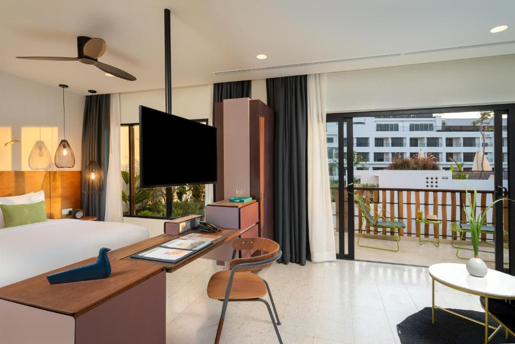 The Aviary Hotel 4*