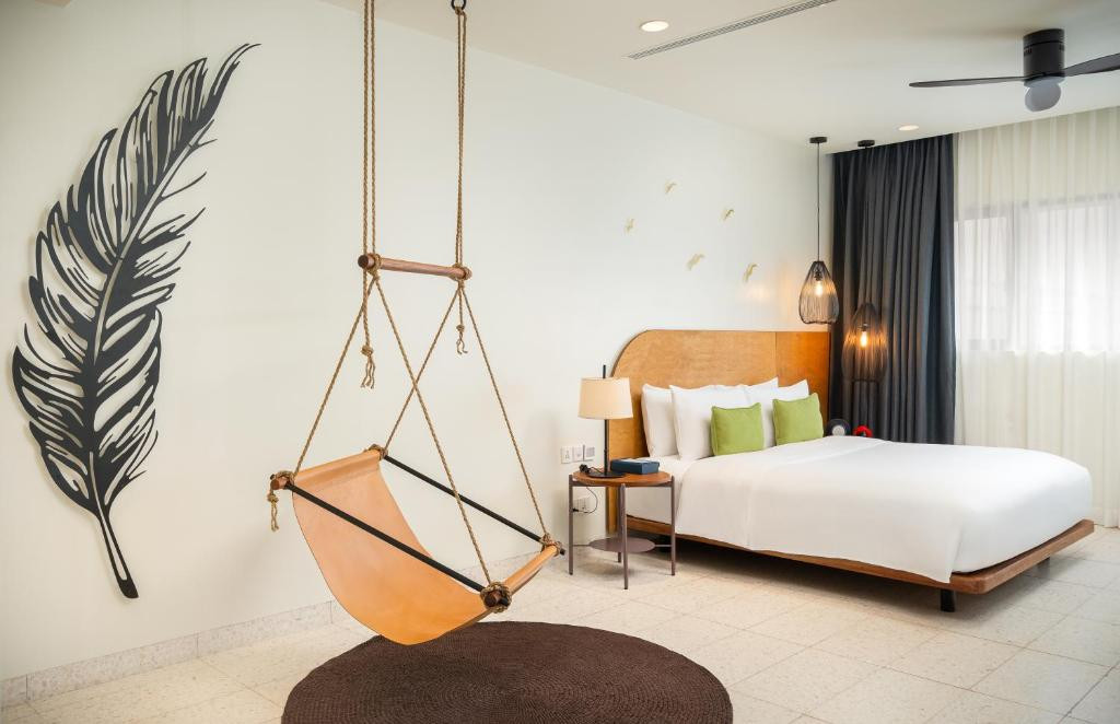 The Aviary Hotel 4*