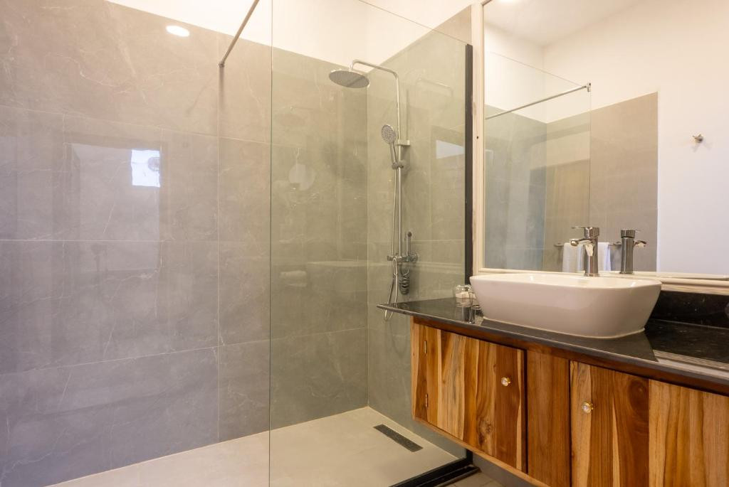 Royal Mandarin Hotel & Resort (Ex. Coral Reef Resort) 5*