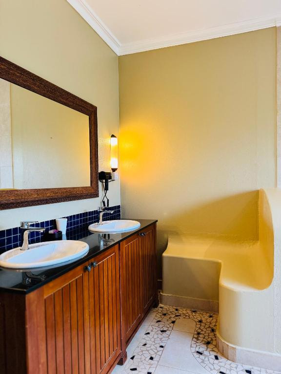 Palumbo Mnemba View 4*