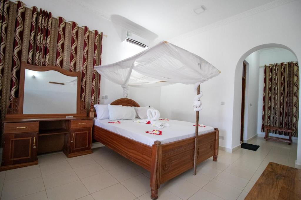 Visitors Inn Hotel 3*