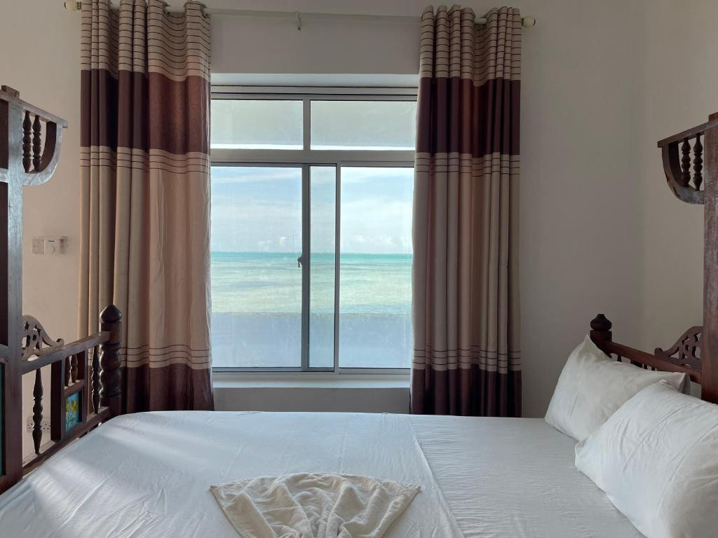 Visitors Inn Hotel 3*