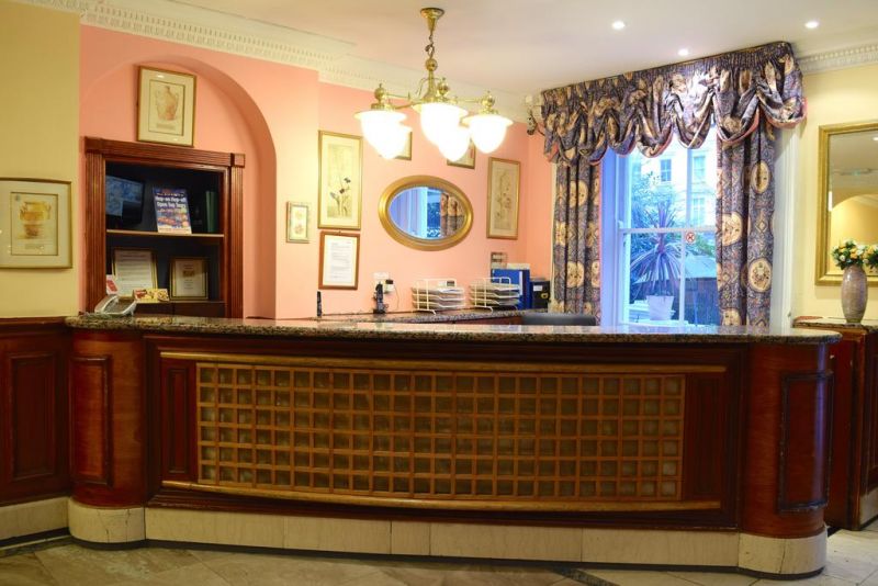 Pembridge Palace 3*