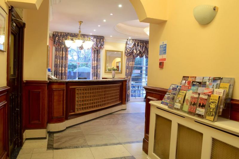Pembridge Palace 3*