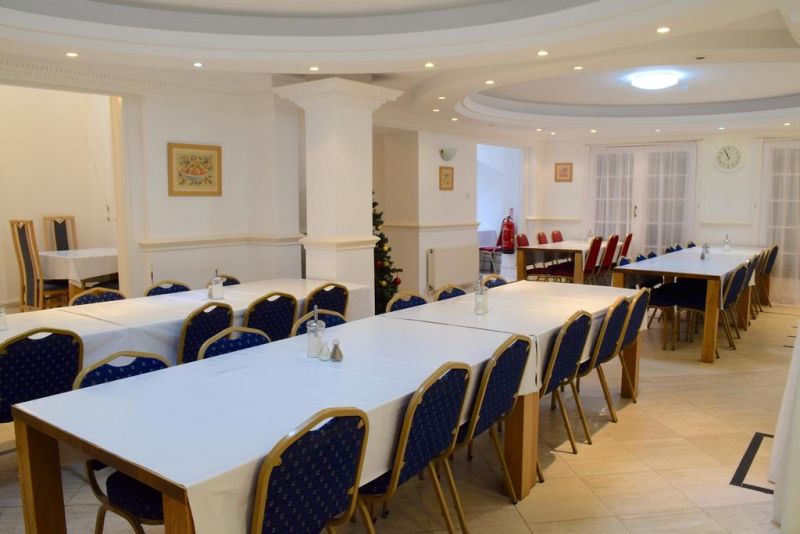 Pembridge Palace 3*