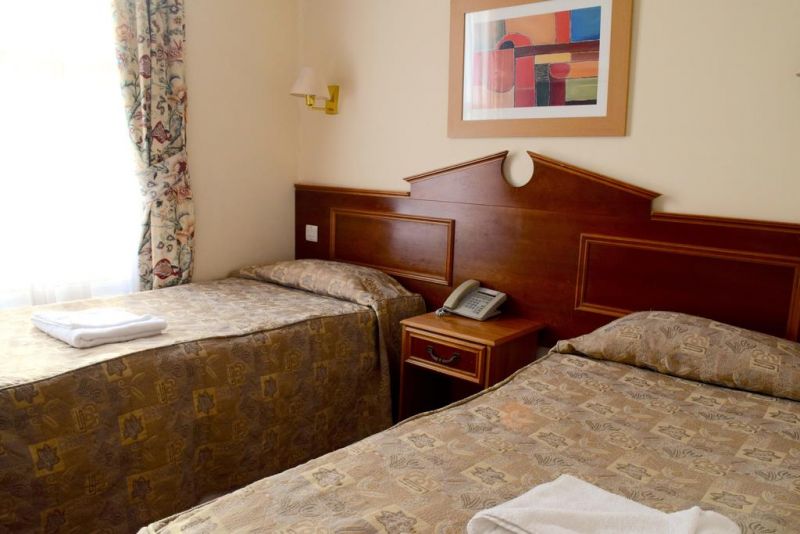 Pembridge Palace 3*