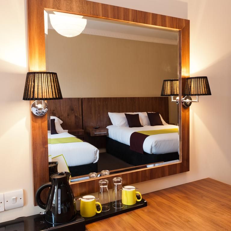 The Place 4*